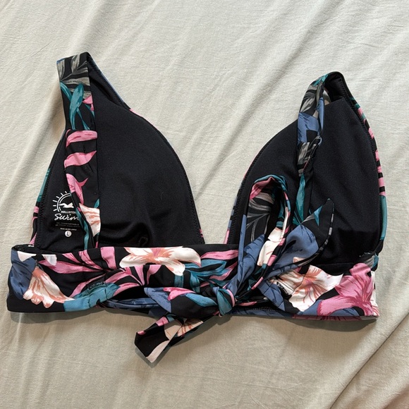 Hollister Adjustable Tie Back Bikini Top - Picture 3 of 3